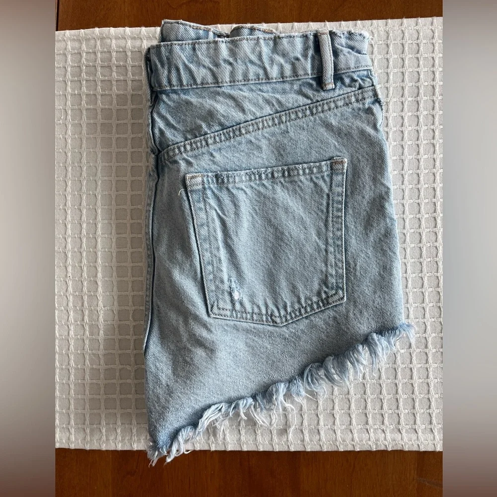 ZARA Hi Rise Curved Shorts Light Blue Denim Size 29 (Size 8) - Picture 8 of 8